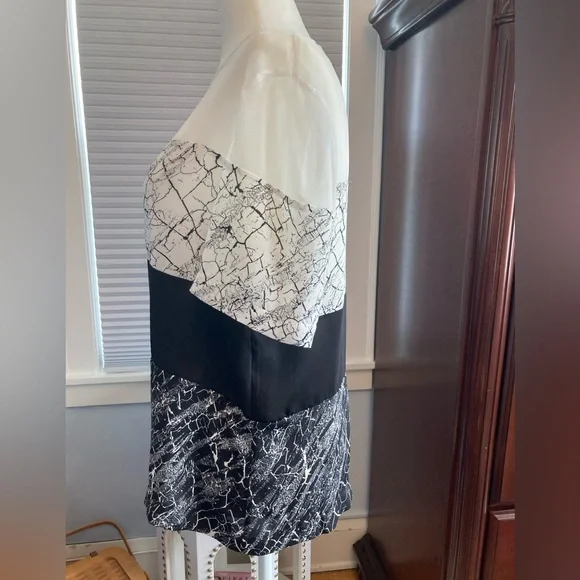 BCBG black white/cream multi-pattern blouse looks great with blazers or jeans - Picture 4 of 6